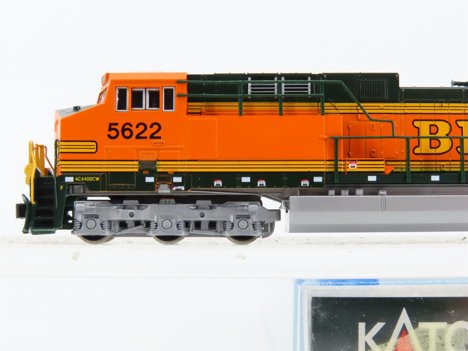 N Scale Kato 176-7111 BNSF Railway AC4400CW Diesel Locomotive #5622