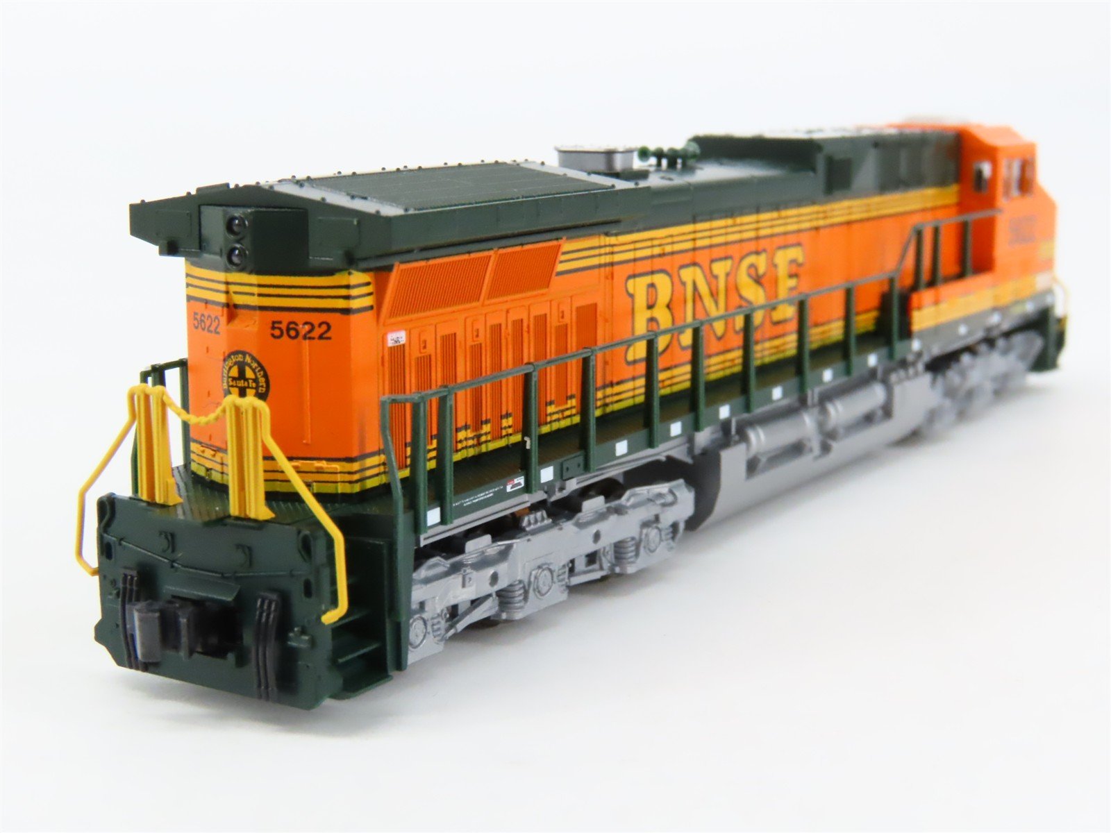 N Scale Kato 176-7111 BNSF Railway AC4400CW Diesel Locomotive #5622