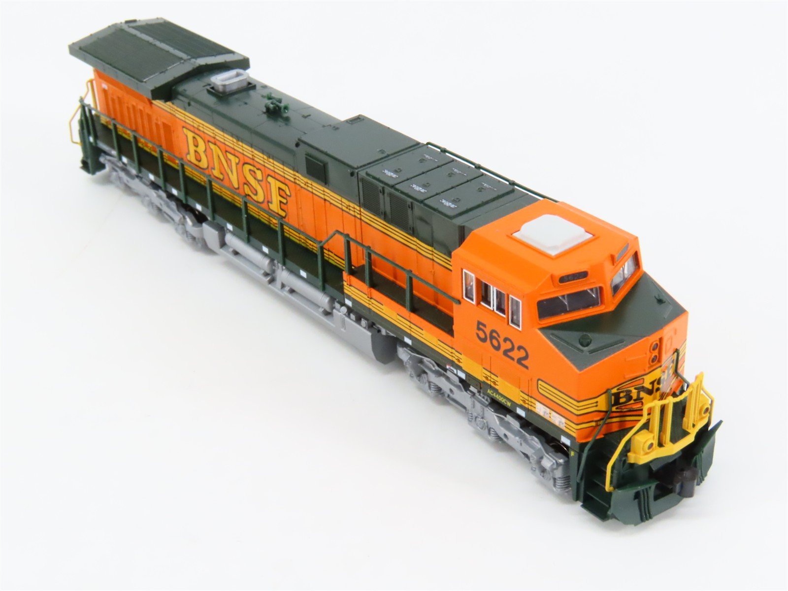 N Scale Kato 176-7111 BNSF Railway AC4400CW Diesel Locomotive #5622