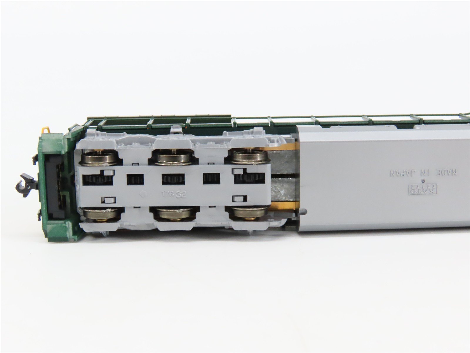 N Scale Kato 176-7111 BNSF Railway AC4400CW Diesel Locomotive #5622