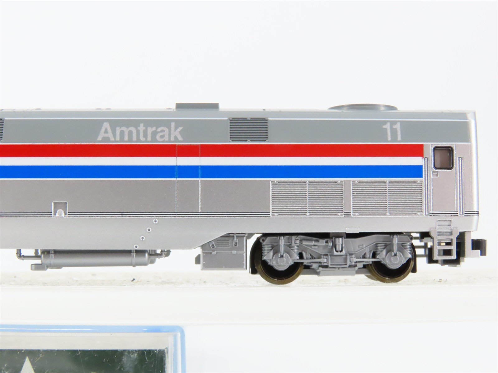 N Scale Kato 176-6001 Amtrak Phase II P42DC Diesel Locomotive #11