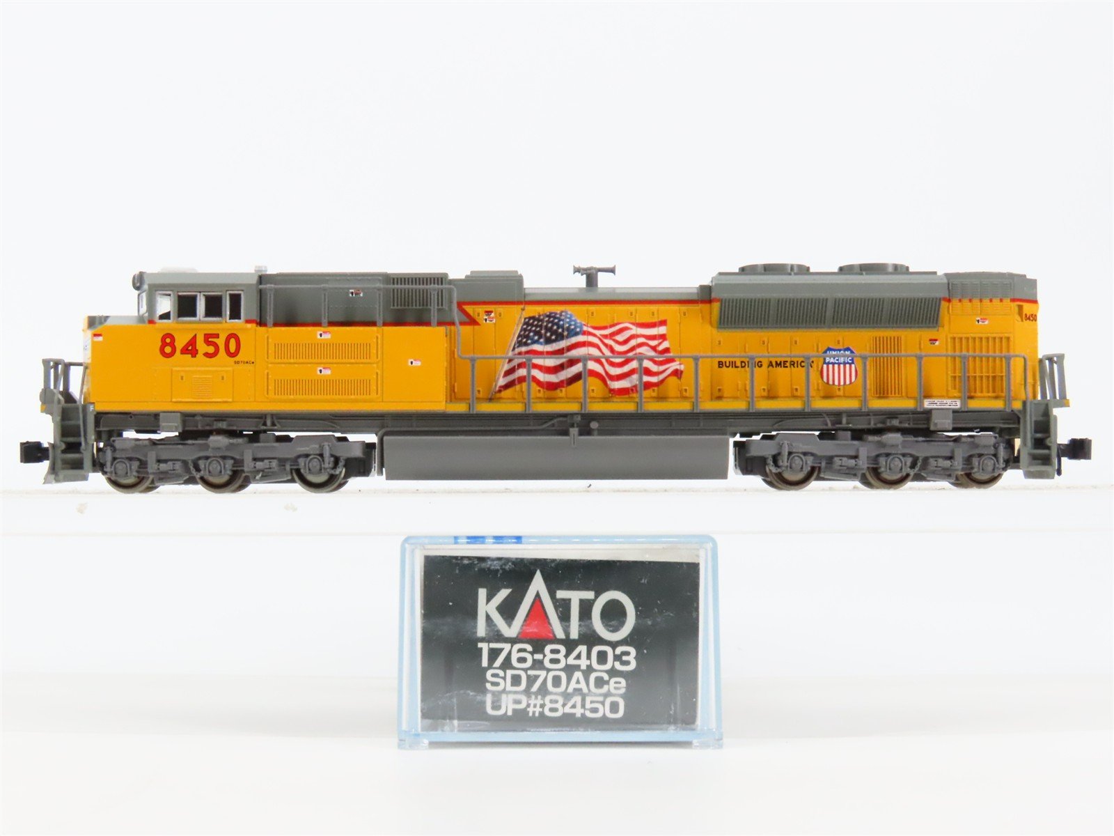 N Scale Kato 176-8403 UP Union Pacific SD70ACe Diesel Locomotive #8450