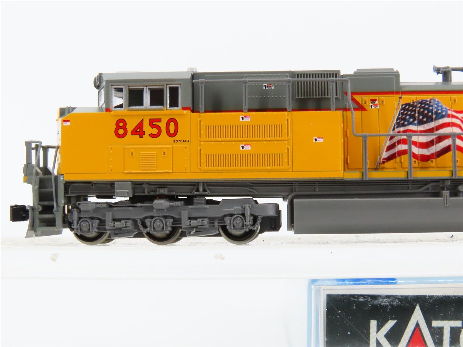 N Scale Kato 176-8403 UP Union Pacific SD70ACe Diesel Locomotive #8450