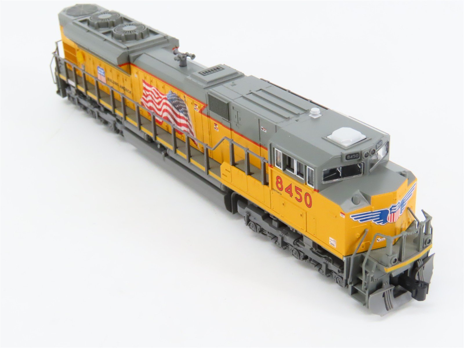 N Scale Kato 176-8403 UP Union Pacific SD70ACe Diesel Locomotive #8450