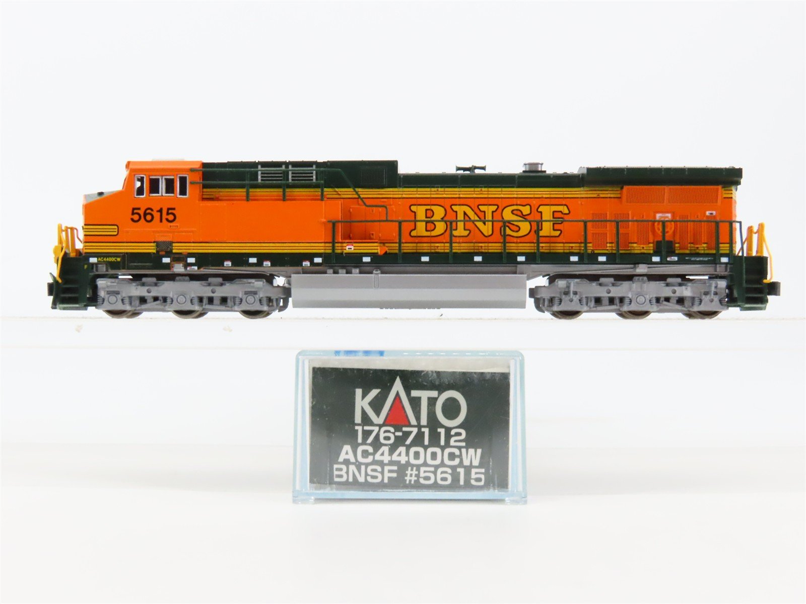 N Scale Kato 176-7112 BNSF Railway AC4400CW Diesel Locomotive #5615