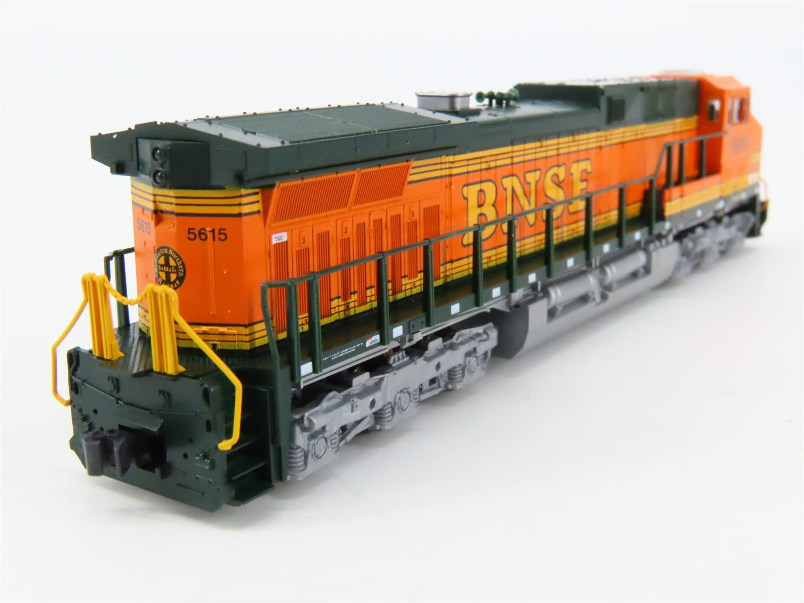 N Scale Kato 176-7112 BNSF Railway AC4400CW Diesel Locomotive #5615