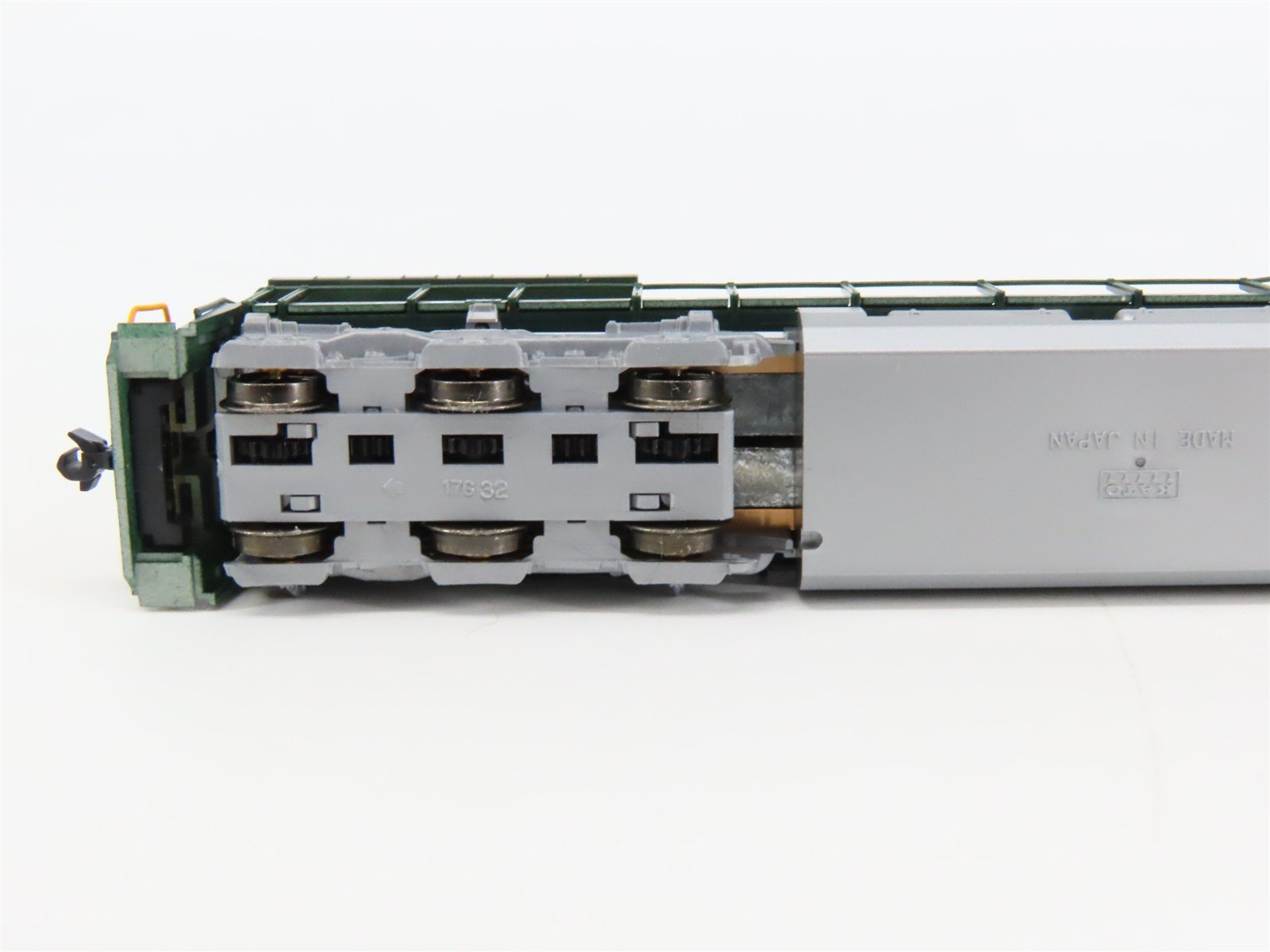 N Scale Kato 176-7112 BNSF Railway AC4400CW Diesel Locomotive #5615