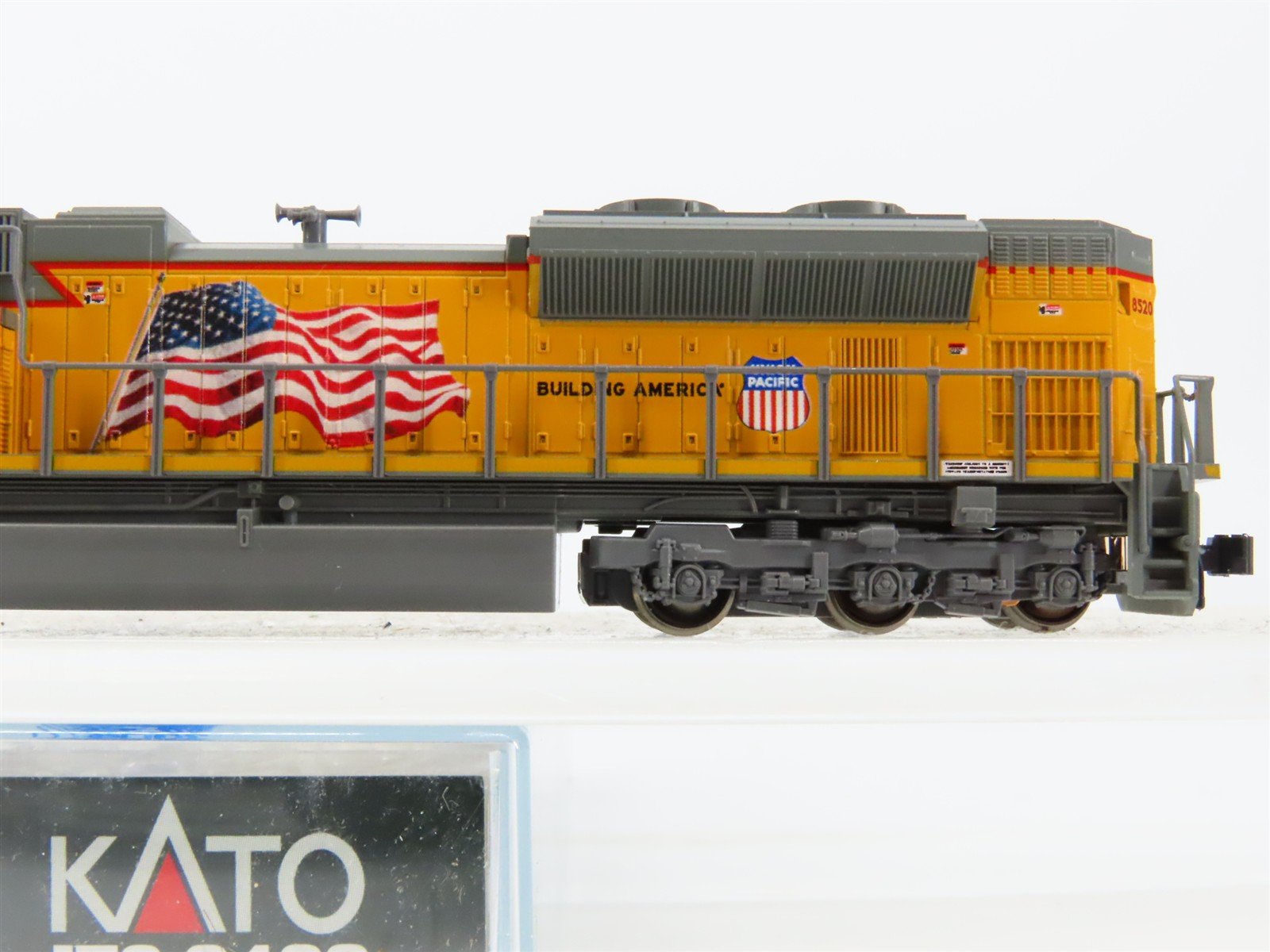 N Scale Kato 176-8402 UP Union Pacific SD70ACe Diesel Locomotive #8520