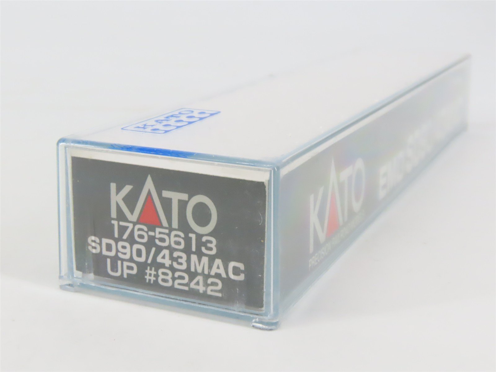 N Scale Kato 176-5613 UP Union Pacific SD90/43MAC Diesel Loco #8242