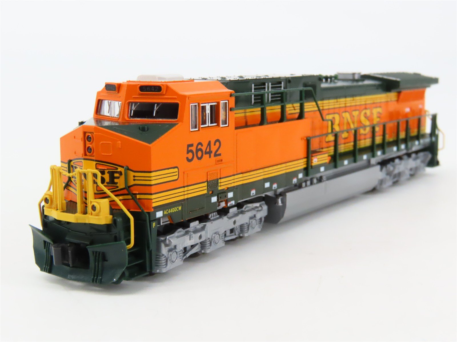 N Scale Kato 176-7111A BNSF Railway AC4400CW Diesel Locomotive #5642