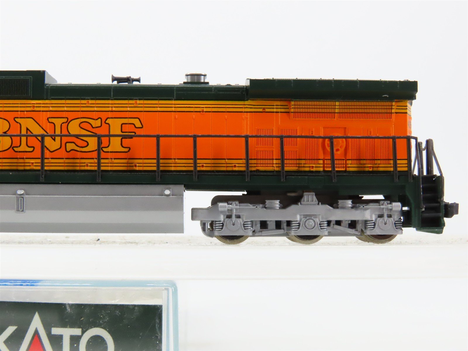 N Scale Kato 176-5901 BNSF Railway C44-9W Diesel Locomotive #4926