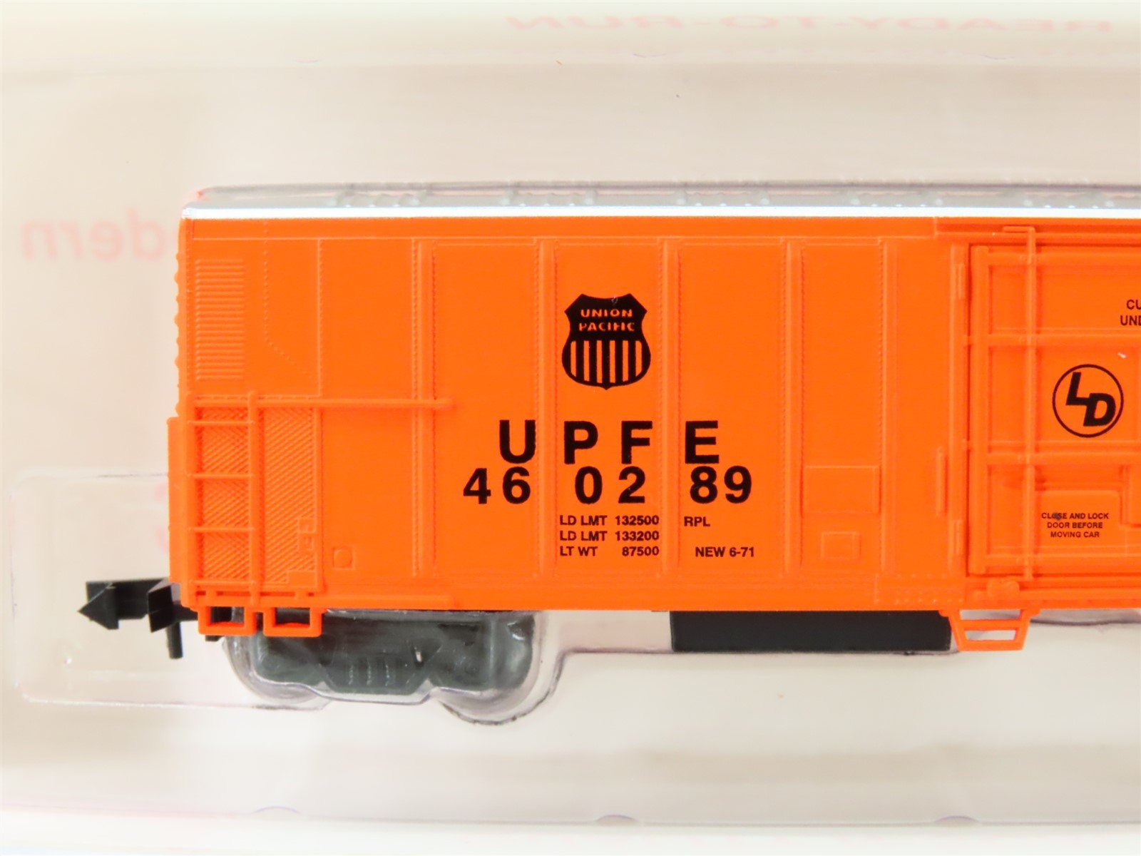 N Roundhouse 84218 UPFE Pacific Fruit Express 57' Mechanical Reefer #460289