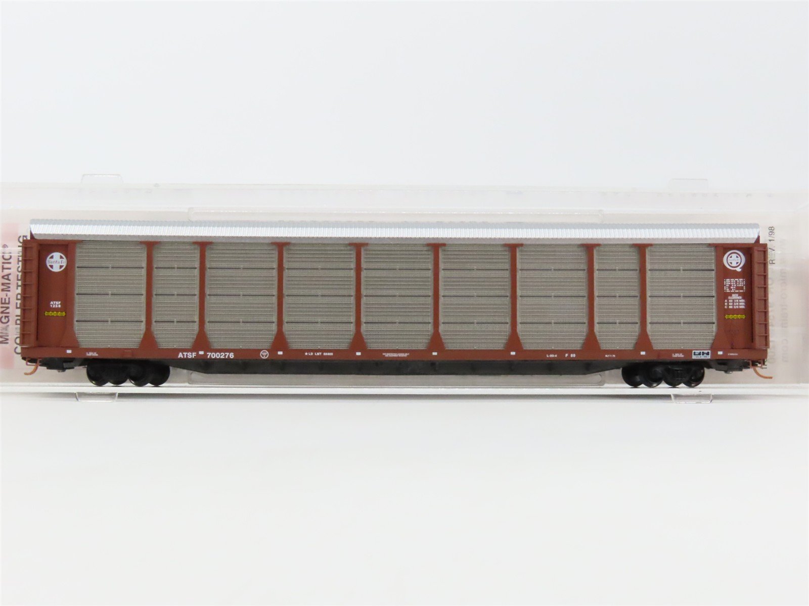 N Micro-Trains MTL 111010 ATSF Santa Fe 89' Tri-Level Closed Auto Rack #700276