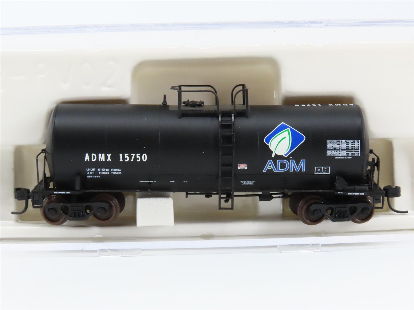 N Scale Atlas 40212 ADMX ADM (Leaf Logo) 17,600K Gallon Tank Car #15750