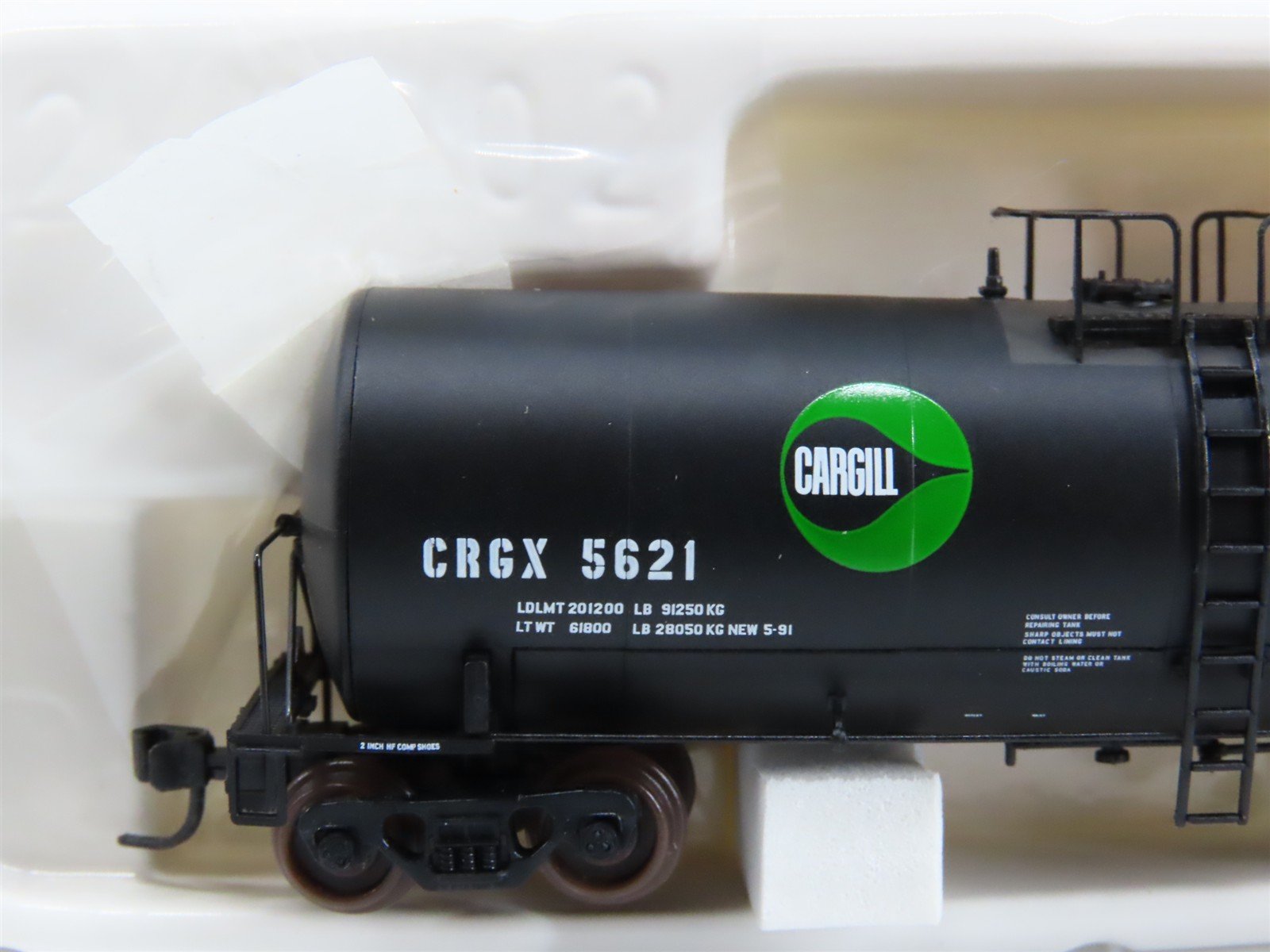 N Scale Atlas 40232 CRGX Cargill (w/ Stencil Marks) 17,600 Gallon Tank Car #5621