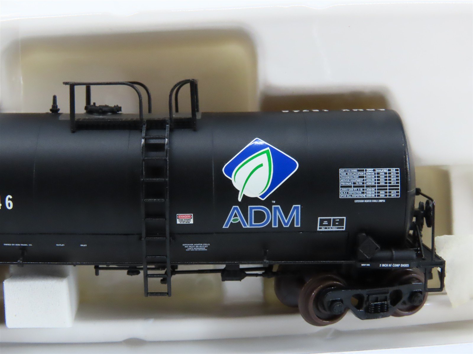 N Scale Atlas 40211 ADMX ADM (w/ Leaf Logo) 17,600 Gallon Tank Car #15746