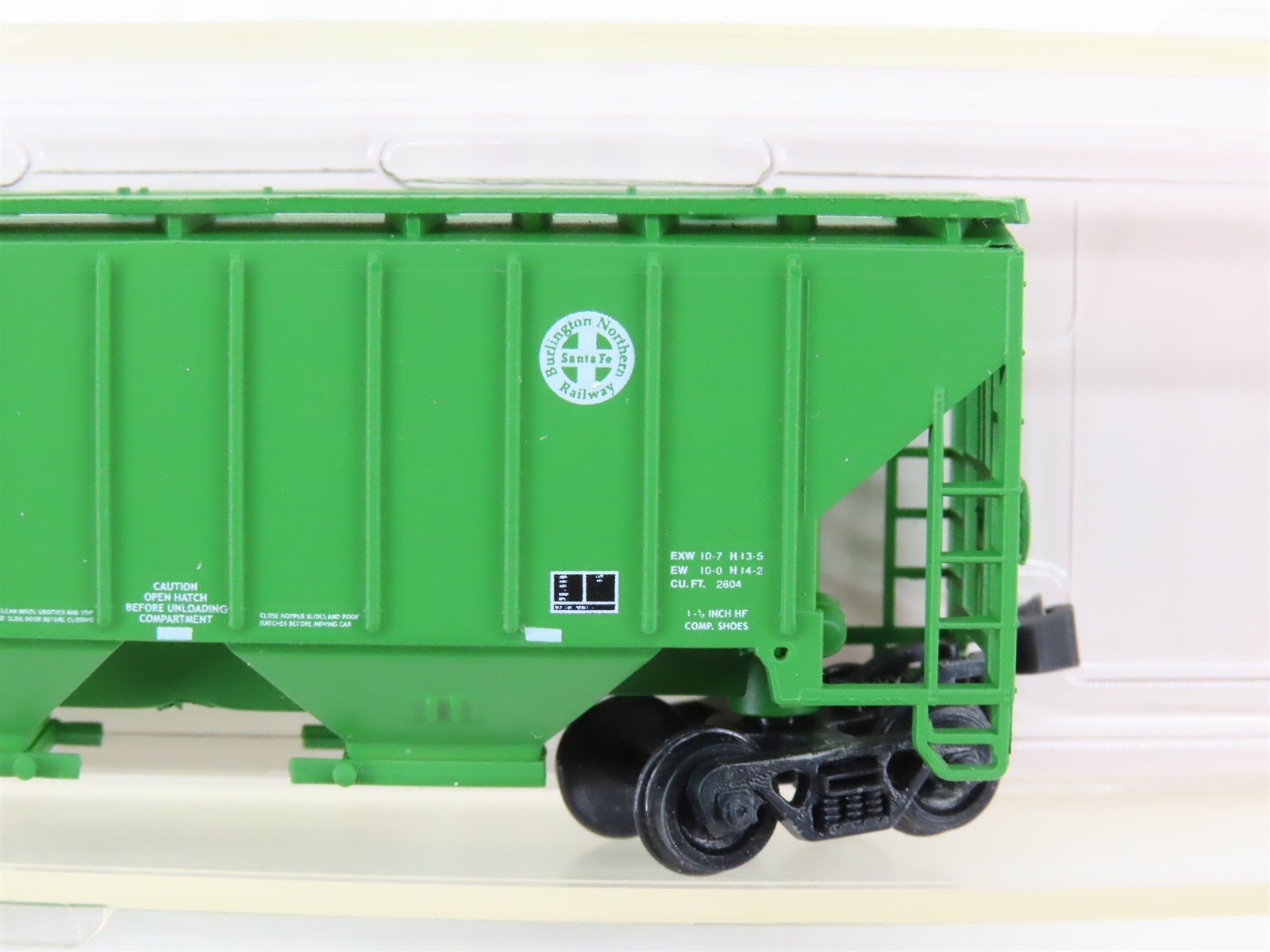 N Scale Red Caboose RN-15014-9 BNSF Railway 2-Bay Covered Hopper #406680