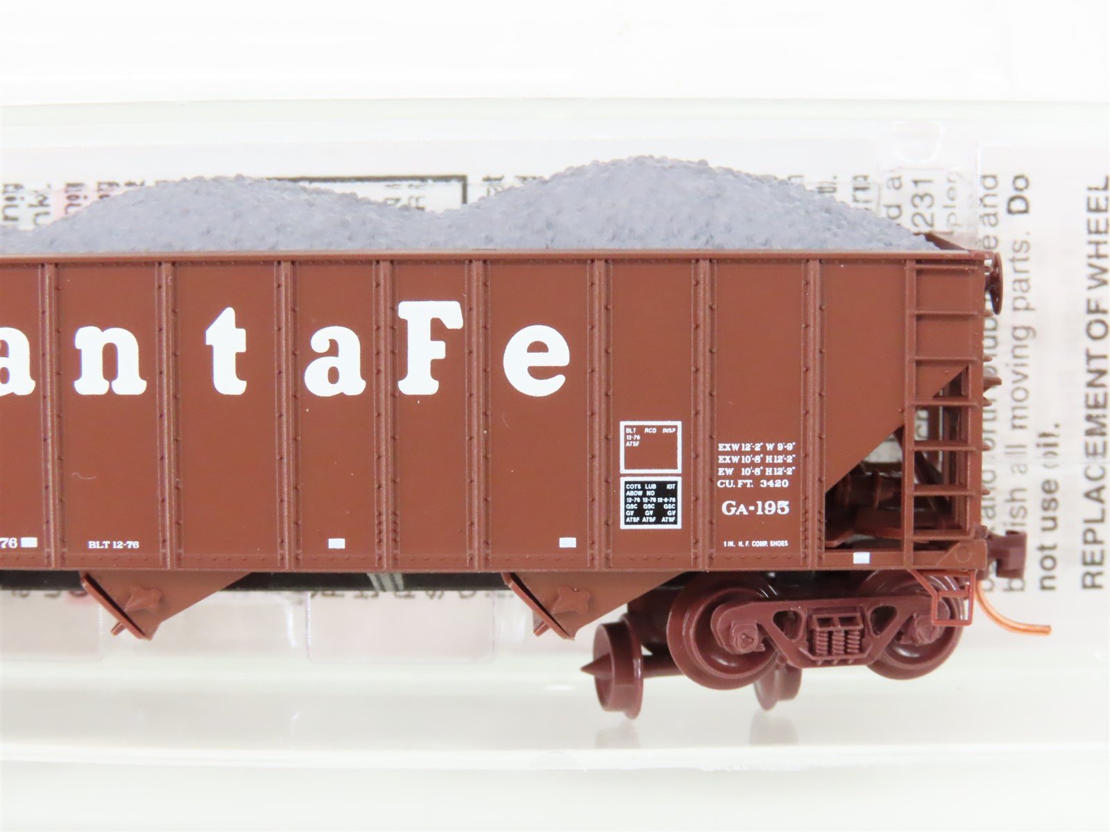 N Scale Micro-Trains MTL 108120.1 ATSF Santa Fe 3-Bay Hopper #179655 w/ Load