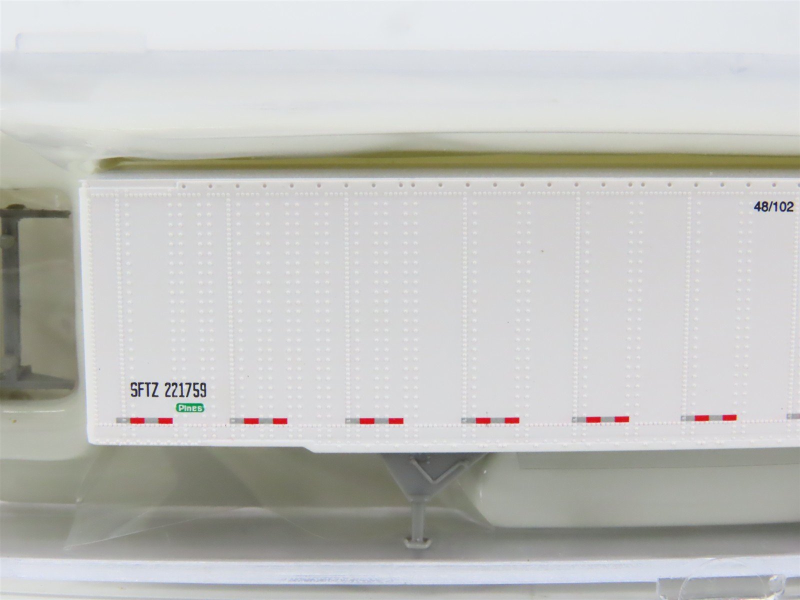 N Scale Atlas 50000056 SFTZ BNSF Railway 48' Pines Trailer #221759