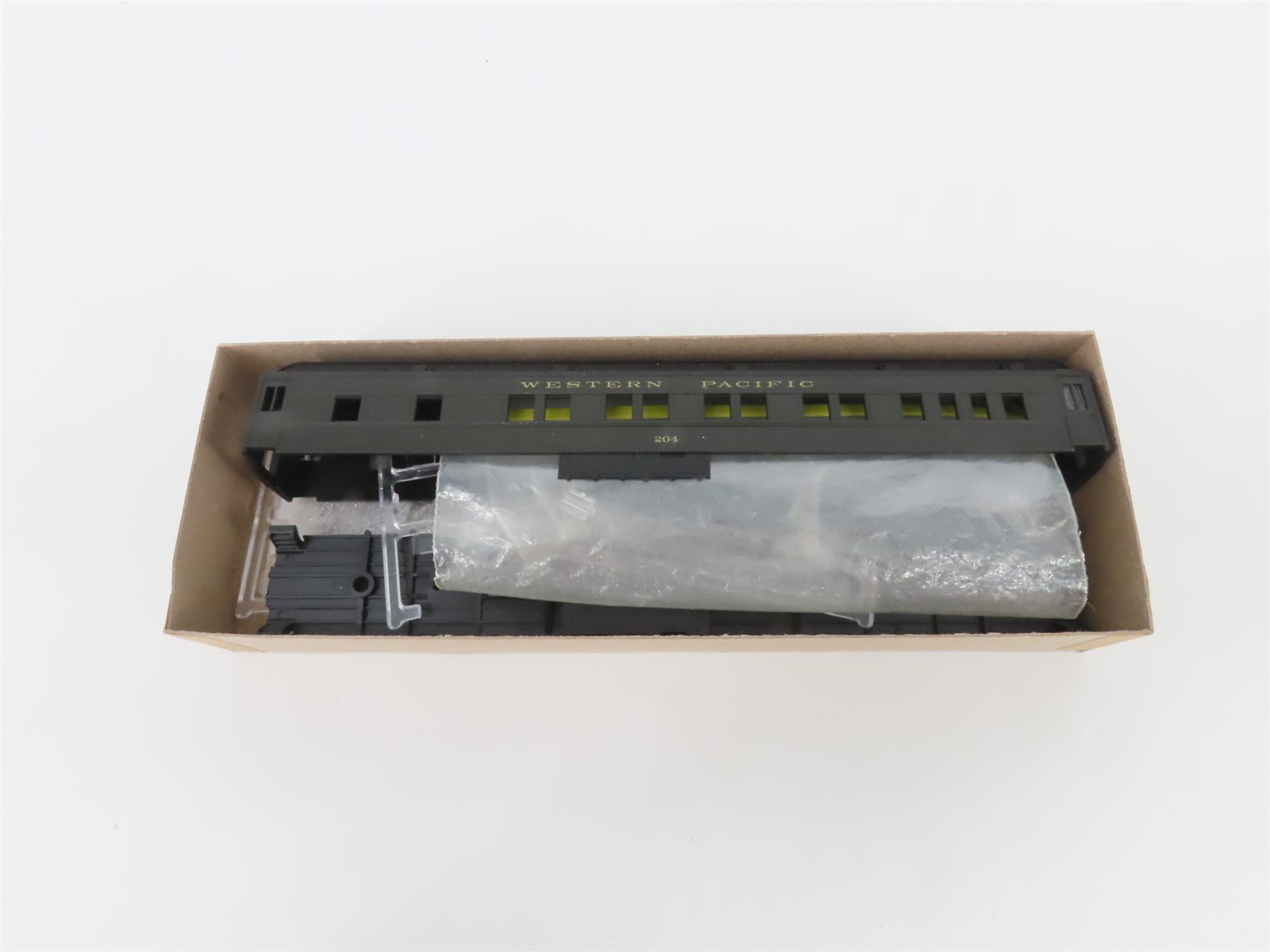 HO Scale Athearn 2475 WP Western Pacific STD Pullman Passenger Car #204 Kit