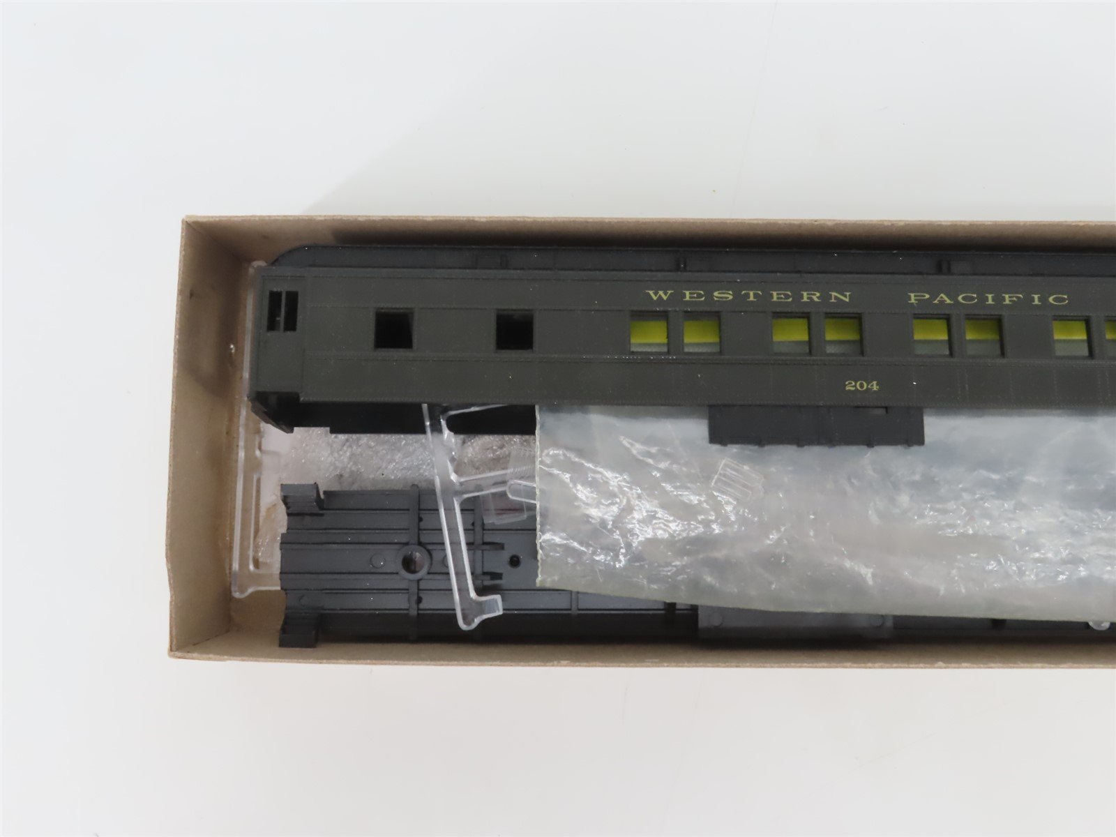 HO Scale Athearn 2475 WP Western Pacific STD Pullman Passenger Car #204 Kit