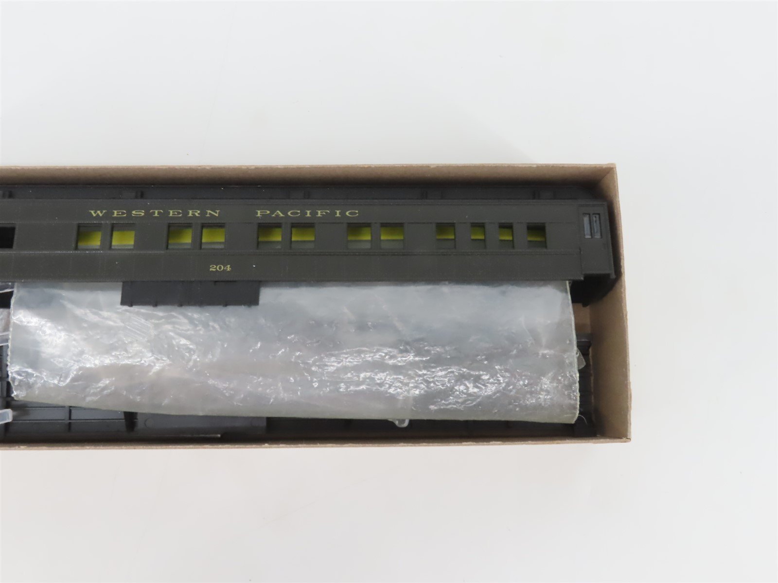 HO Scale Athearn 2475 WP Western Pacific STD Pullman Passenger Car #204 Kit