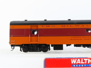 HO Scale Walthers 932-9201 MILW 1955 Twin Cities Hiawatha RPO Passenger #2153