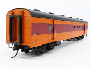 HO Scale Walthers 932-9201 MILW 1955 Twin Cities Hiawatha RPO Passenger #2153