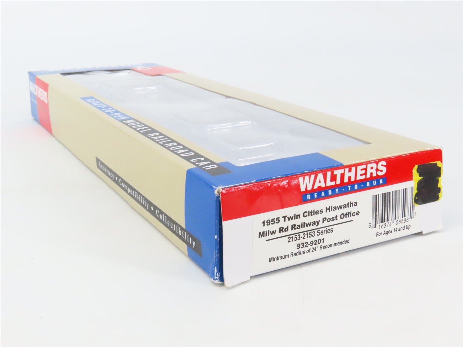 HO Scale Walthers 932-9201 MILW 1955 Twin Cities Hiawatha RPO Passenger #2153