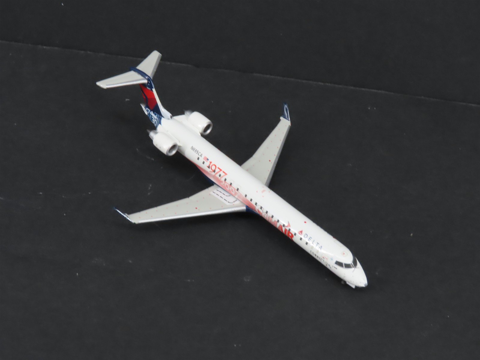 1:400 Scale GeminiJets GJDAL910 Die-Cast Delta Bombardier CRJ900 Aircraft N695CA