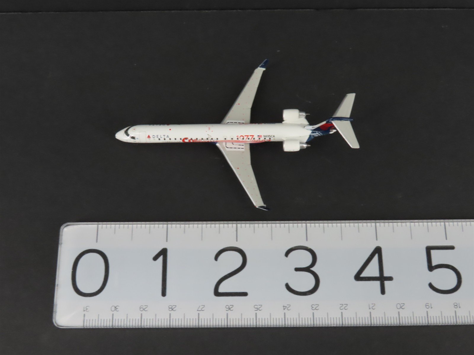 1:400 Scale GeminiJets GJDAL910 Die-Cast Delta Bombardier CRJ900 Aircraft N695CA
