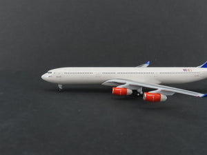 1:500 StarJets SJAS132 Die-Cast SAS Airbus A340-300 Aircraft SE-REA w/ Stand