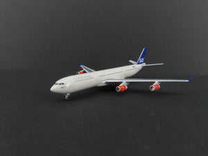 1:500 StarJets SJAS132 Die-Cast SAS Airbus A340-300 Aircraft SE-REA w/ Stand