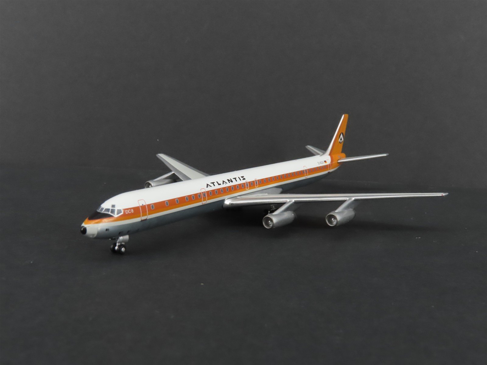 1:400 AeroClassics Die-Cast Atlantis McDonnell Douglas DC8-61 Aircraft D-ADIX