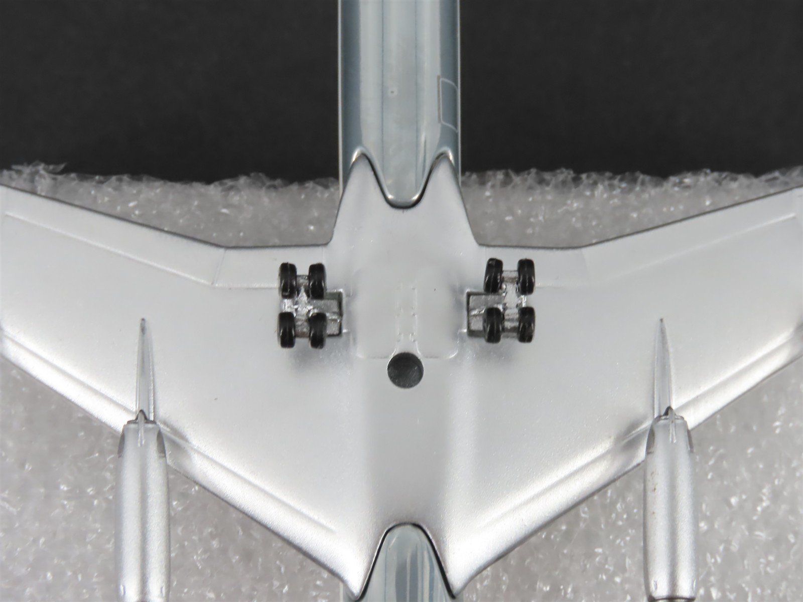 1:400 AeroClassics Die-Cast Atlantis McDonnell Douglas DC8-61 Aircraft D-ADIX