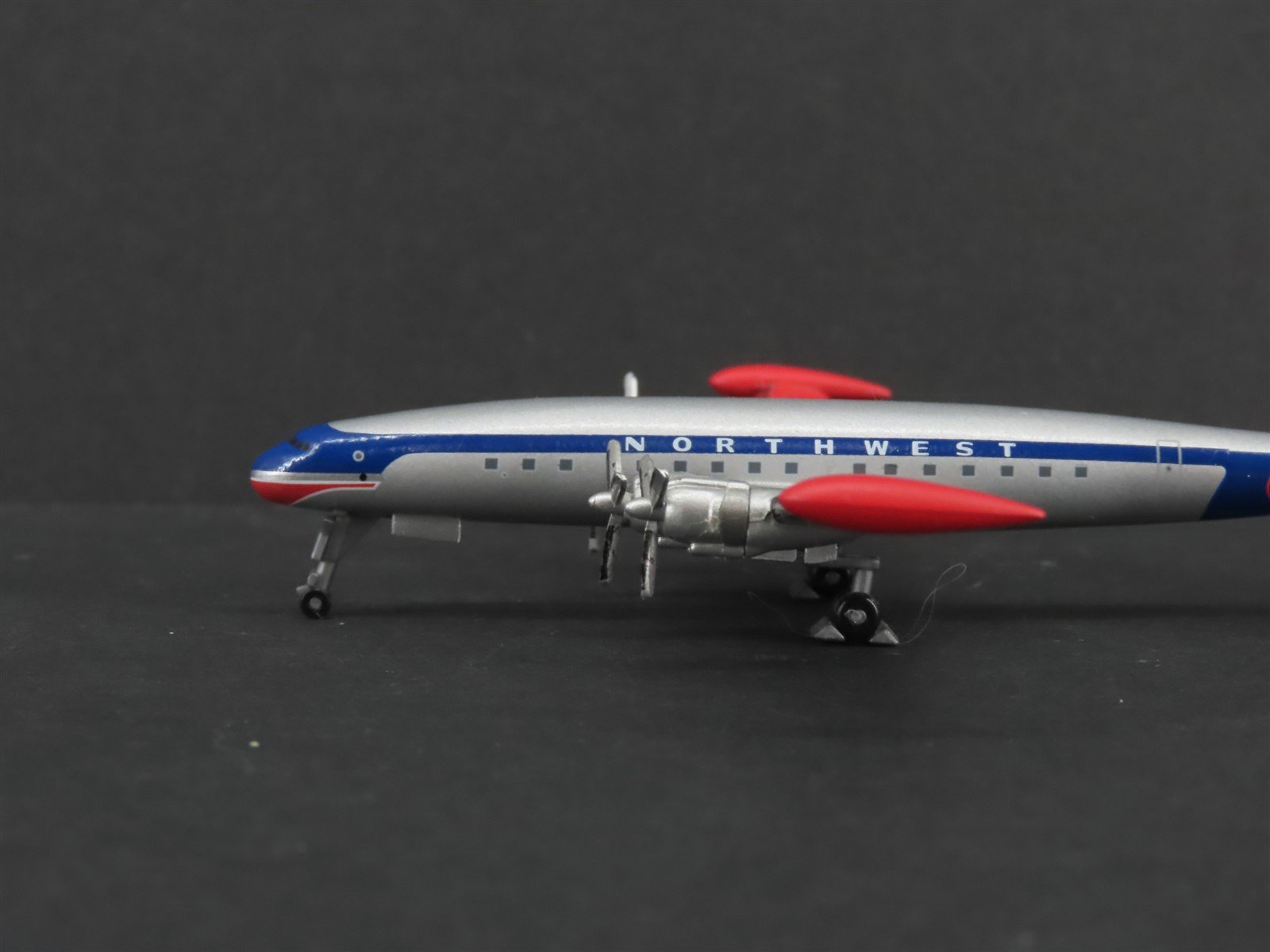 1:400 Dragon Wings 55566 Die-Cast Northwest Lockheed L-1049 Aircraft N5172V
