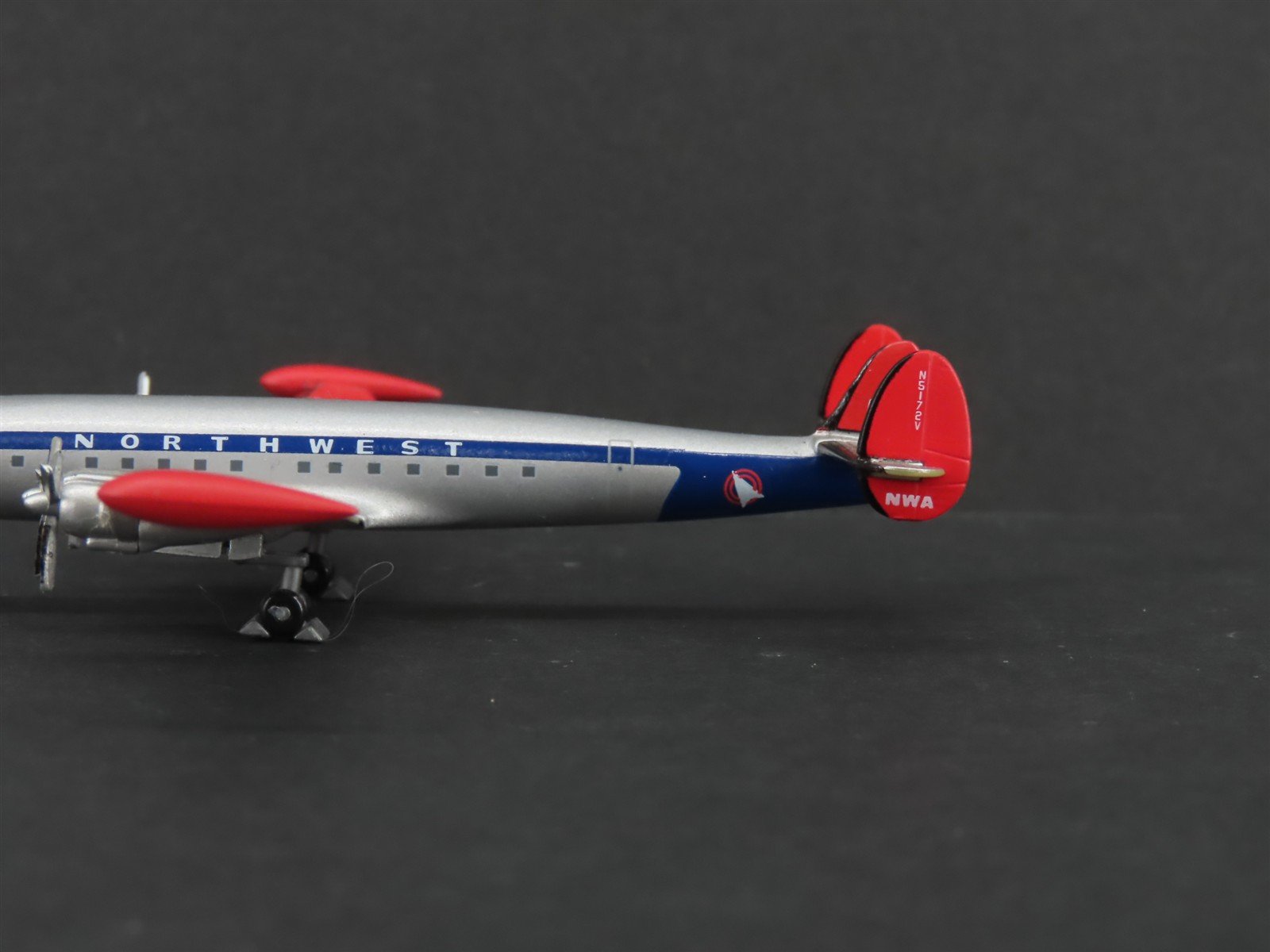 1:400 Dragon Wings 55566 Die-Cast Northwest Lockheed L-1049 Aircraft N5172V
