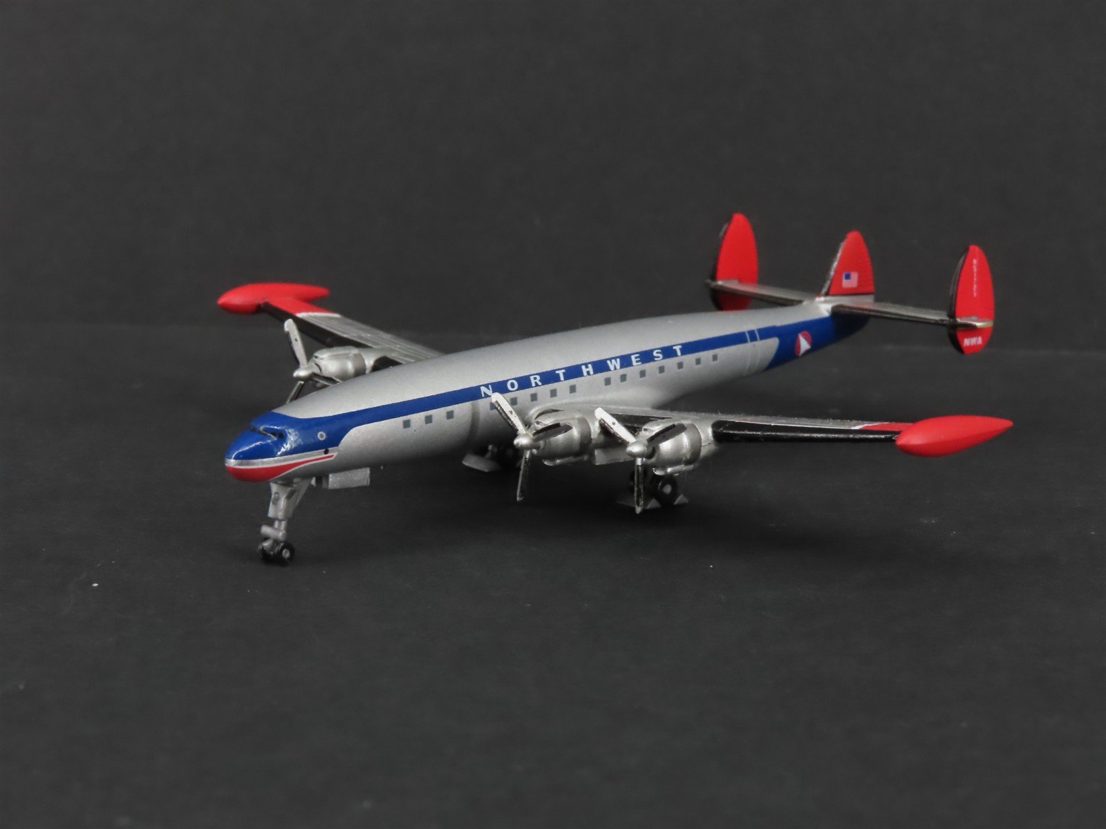 1:400 Dragon Wings 55566 Die-Cast Northwest Lockheed L-1049 Aircraft N5172V