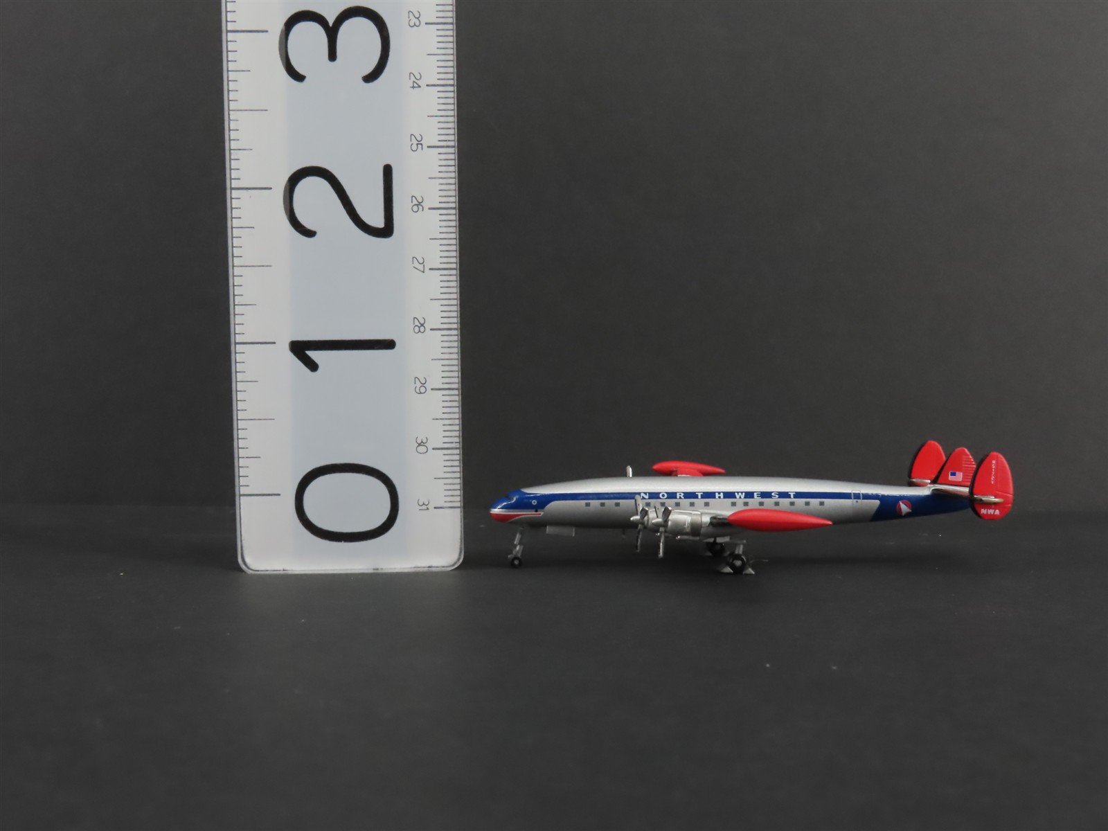 1:400 Dragon Wings 55566 Die-Cast Northwest Lockheed L-1049 Aircraft N5172V