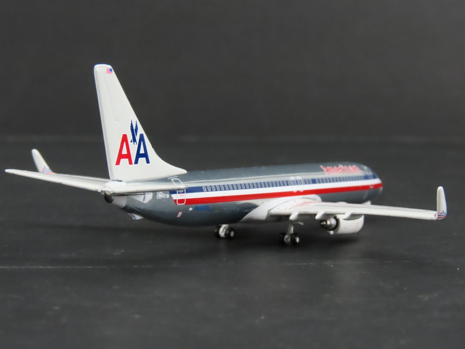 1:400 Gemini Jets GJAAL1140 Die-Cast American Airlines 737-823 Airliner N962AN
