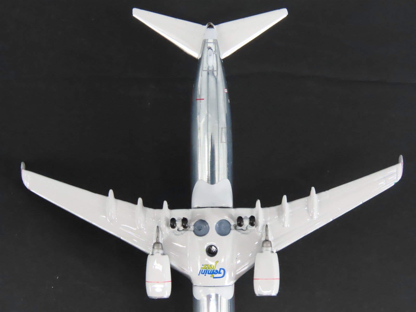1:400 Gemini Jets GJAAL1140 Die-Cast American Airlines 737-823 Airliner N962AN