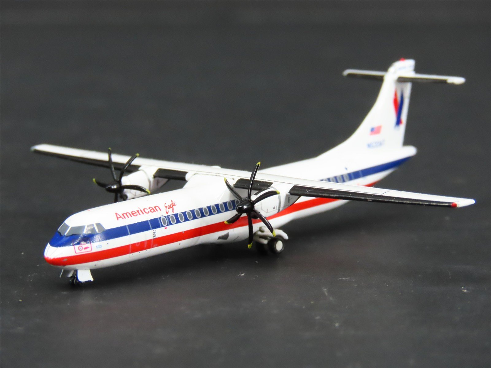 1:400 Gemini Jets GJAAL1033 Die-Cast American Eagle ATR-72-500 Airliner N533AT