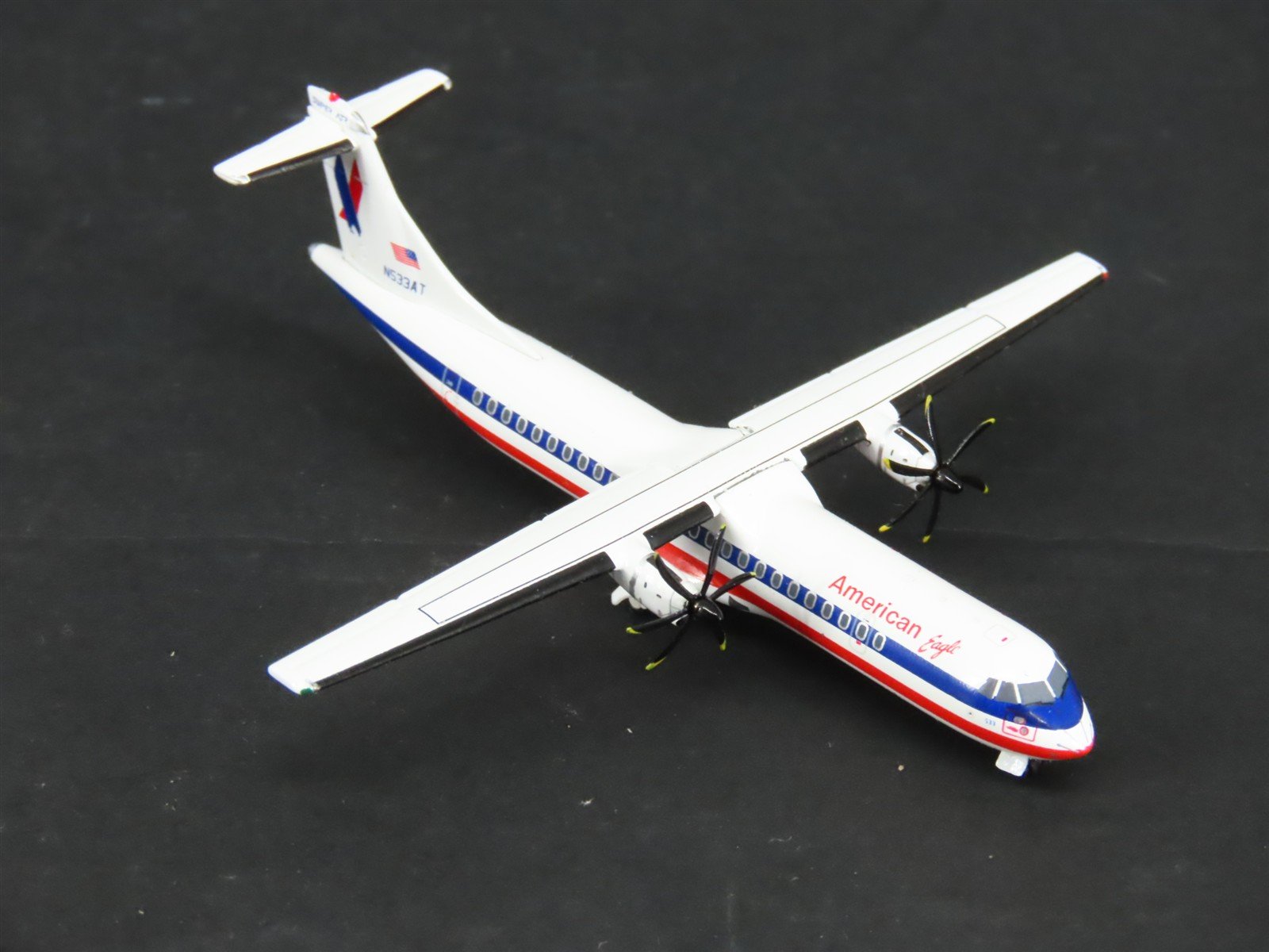 1:400 Gemini Jets GJAAL1033 Die-Cast American Eagle ATR-72-500 Airliner N533AT