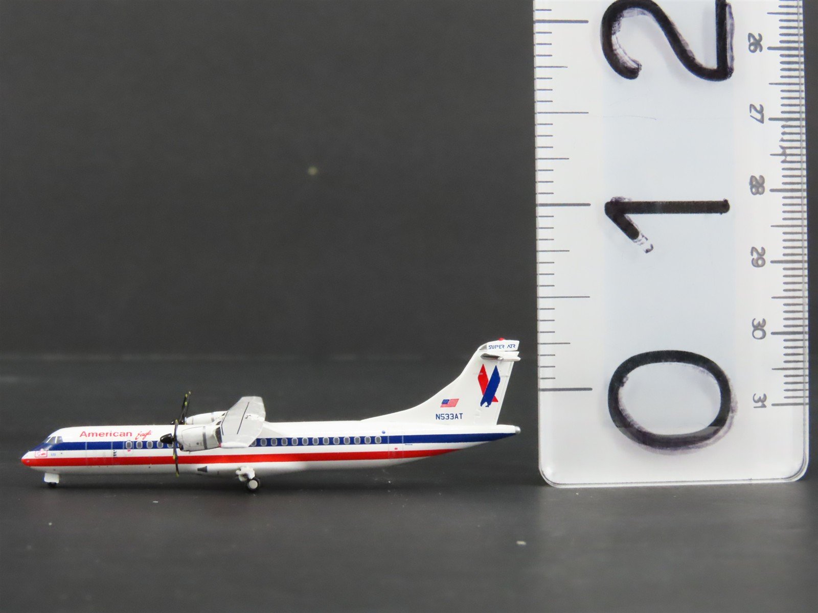 1:400 Gemini Jets GJAAL1033 Die-Cast American Eagle ATR-72-500 Airliner N533AT