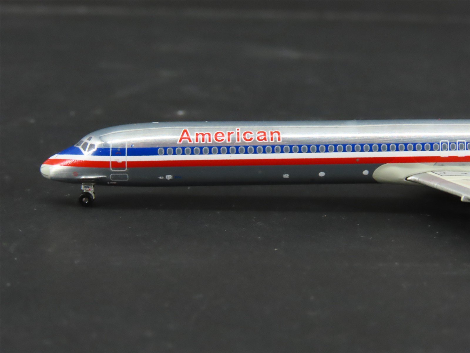 1:400 Gemini Jets GJAAL1113 Die-Cast American Airlines MD-82 Airliner N574AA