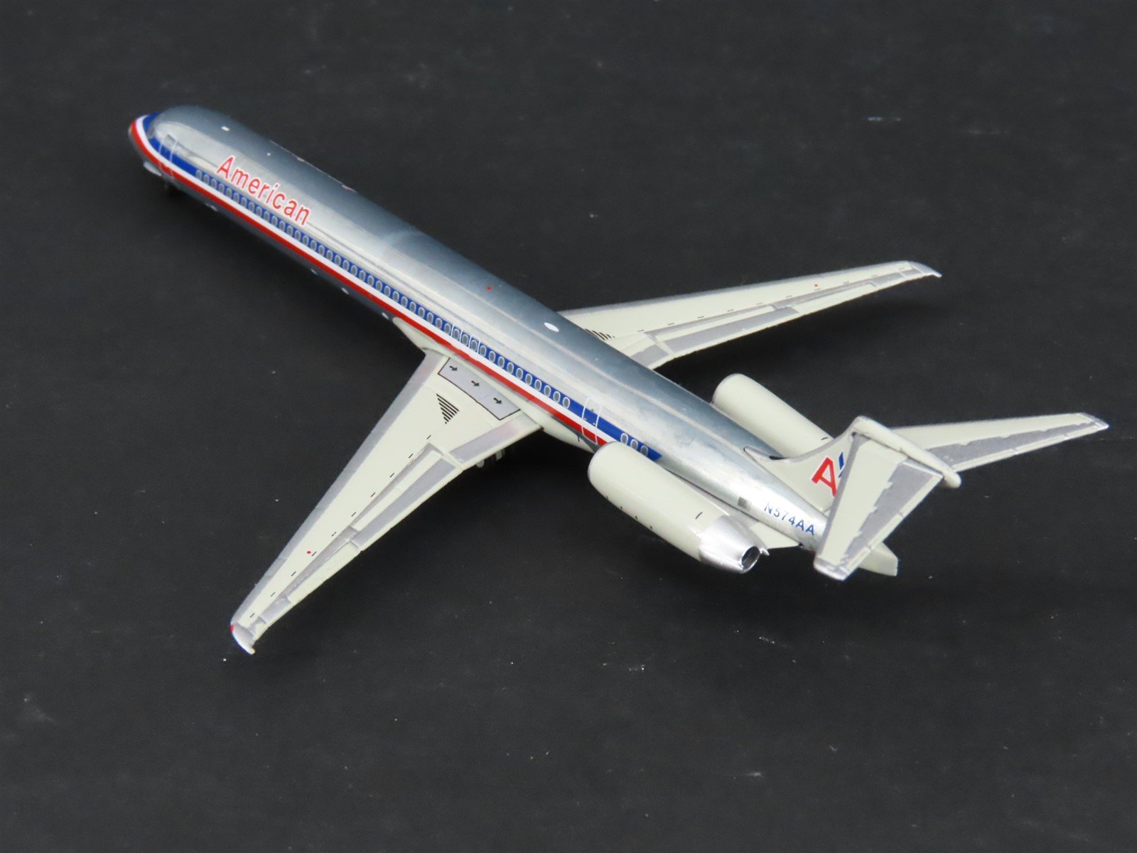 1:400 Gemini Jets GJAAL1113 Die-Cast American Airlines MD-82 Airliner N574AA