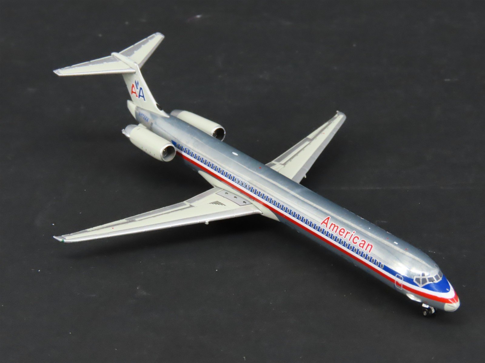 1:400 Gemini Jets GJAAL1113 Die-Cast American Airlines MD-82 Airliner N574AA