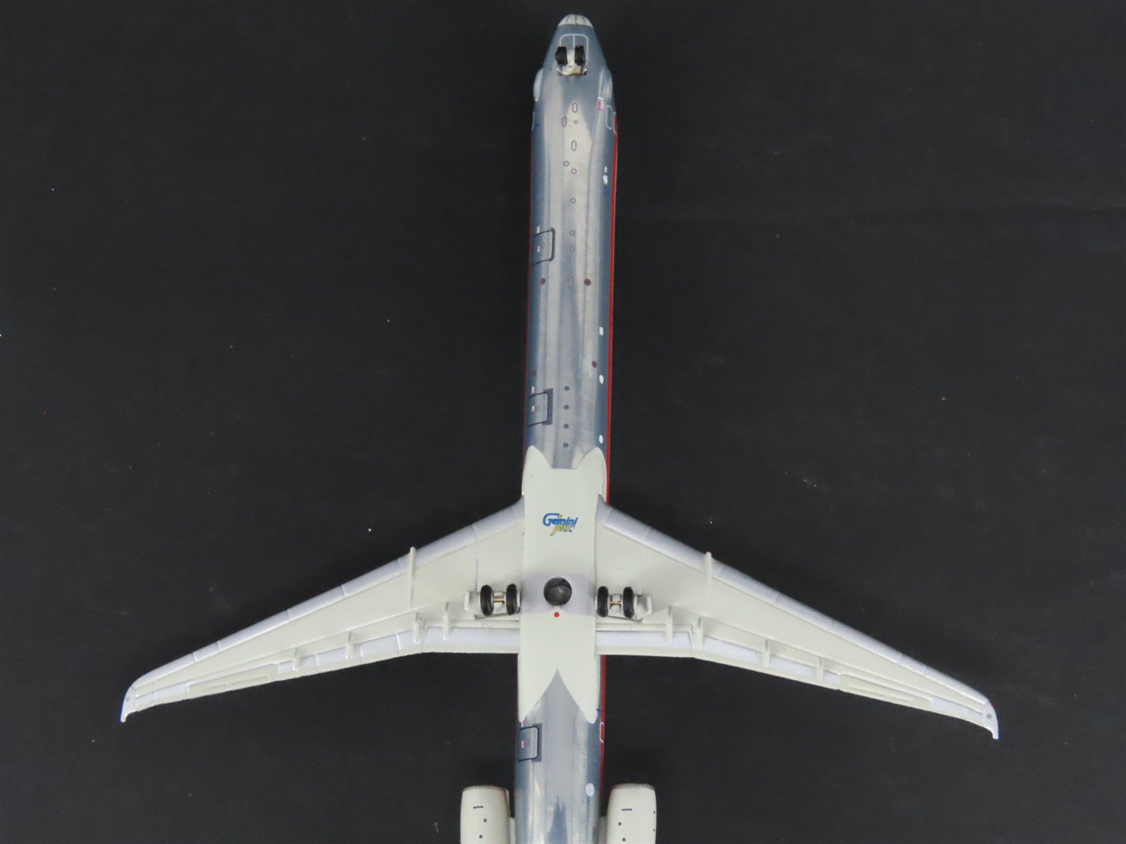 1:400 Gemini Jets GJAAL1113 Die-Cast American Airlines MD-82 Airliner N574AA