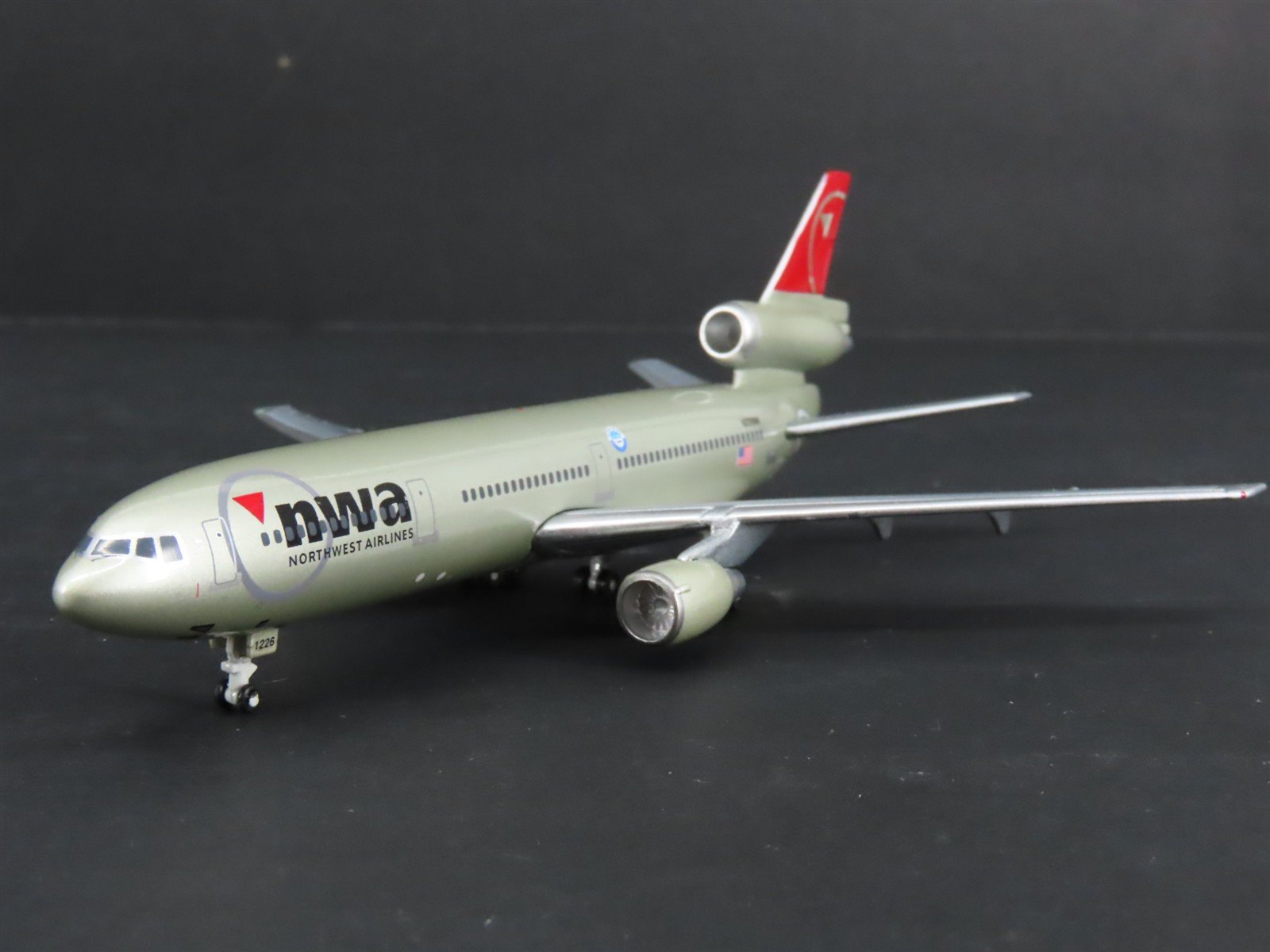 1:400 Gemini Jets II GJNWA404 Die-Cast NWA Northwest MD DC-10-30 Airliner N226NW