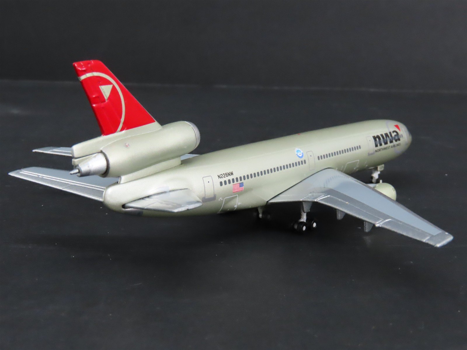 1:400 Gemini Jets II GJNWA404 Die-Cast NWA Northwest MD DC-10-30 Airliner N226NW